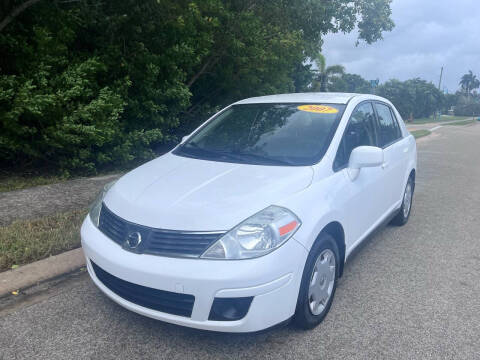 2009 Nissan Versa for sale at L G AUTO SALES in Boynton Beach FL