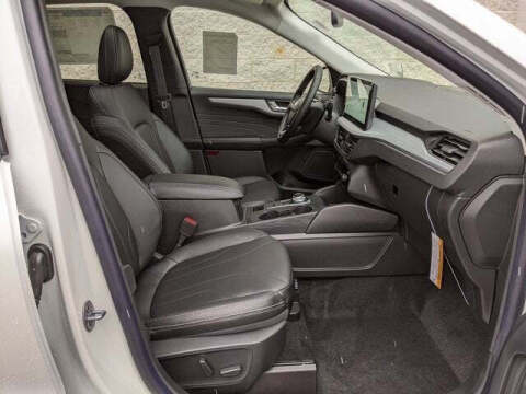 2025 Ford Escape Platinum