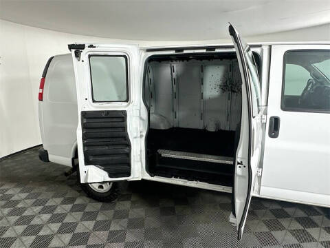 2022 Chevrolet Express 2500