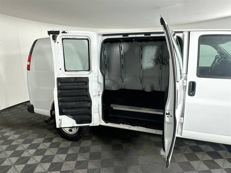 2022 Chevrolet Express 2500