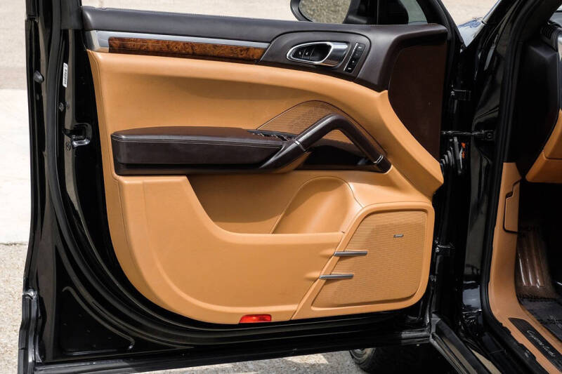 2012 Porsche Cayenne Turbo