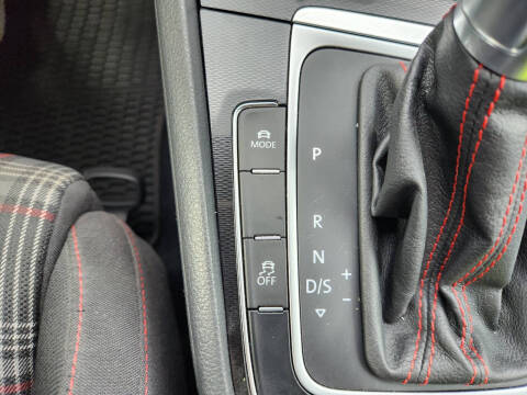 2016 Volkswagen Golf GTI SE