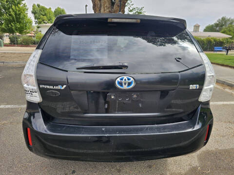 2012 Toyota Prius v Five