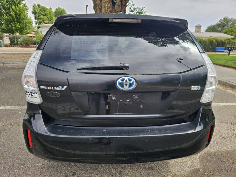 2012 Toyota Prius v Five
