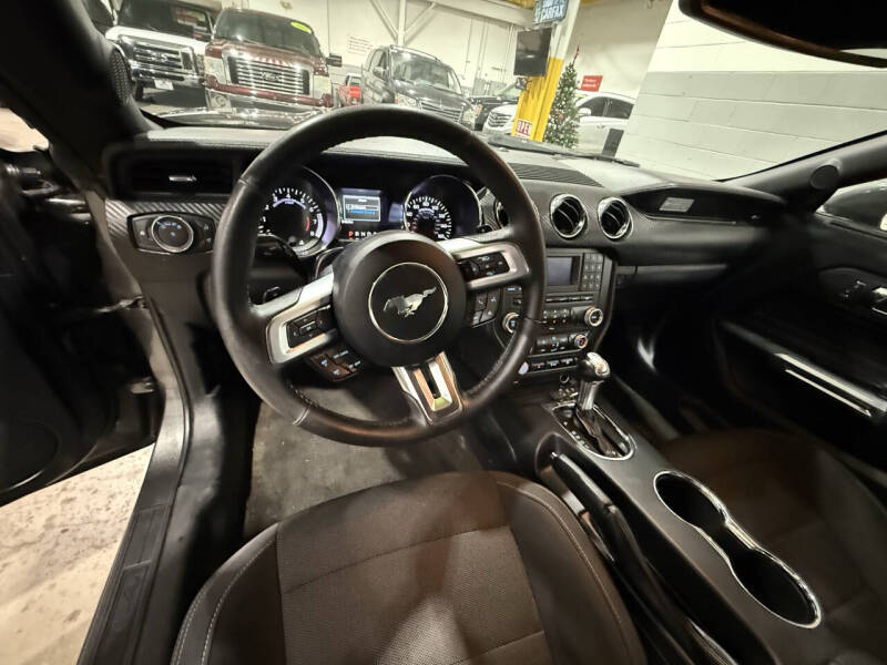 2016 Ford Mustang V6