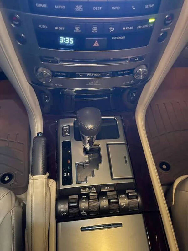 2014 Lexus LX 570