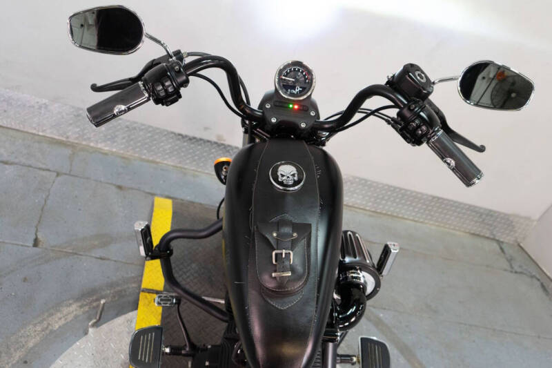 2016 Harley-Davidson Iron 883