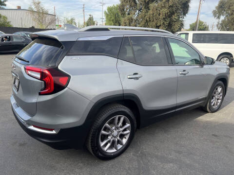 2023 GMC Terrain SLT