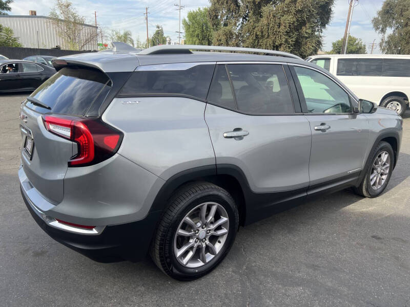 2023 GMC Terrain SLT