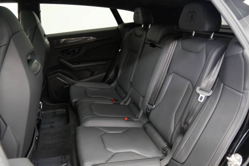 2023 Lamborghini Urus S