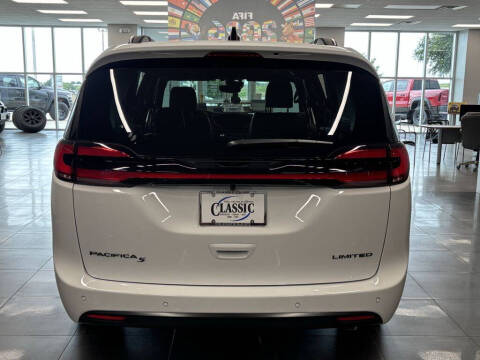 2027 Chrysler Pacifica Limited
