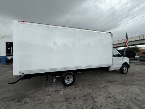 2017 Ford E-Series E-350 SD