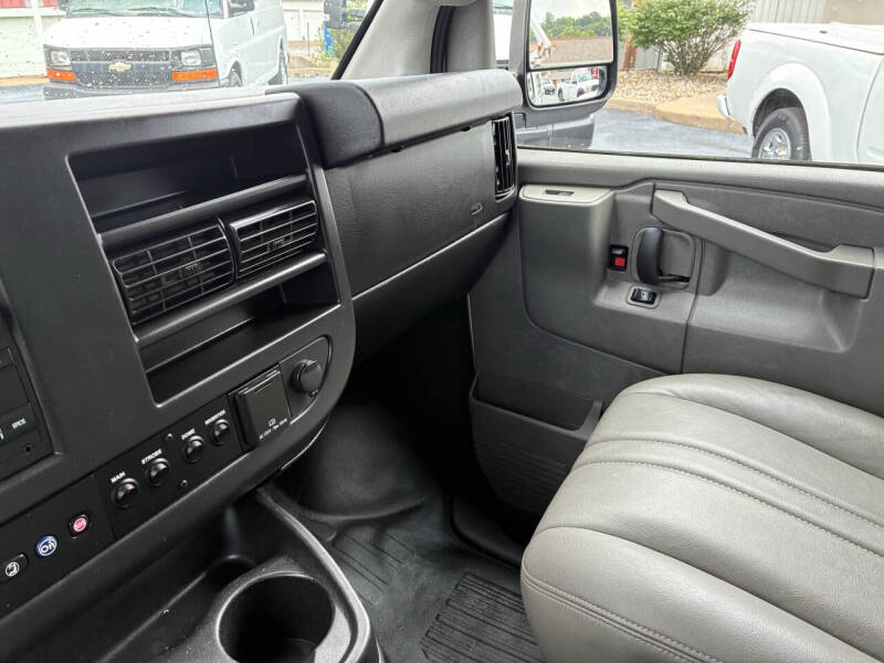 2017 Chevrolet Express 2500
