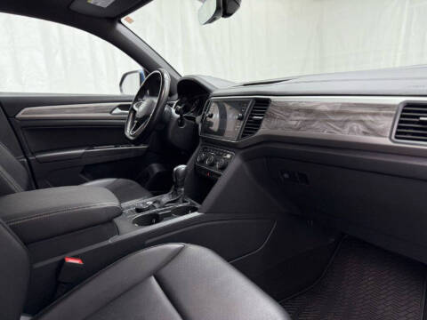 2020 Volkswagen Atlas Cross Sport SE 4Motion