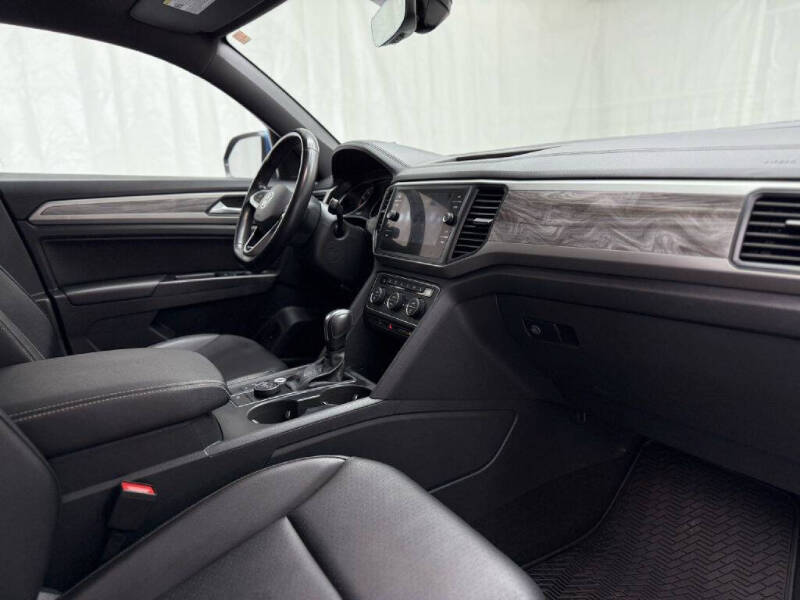 2020 Volkswagen Atlas Cross Sport SE 4Motion