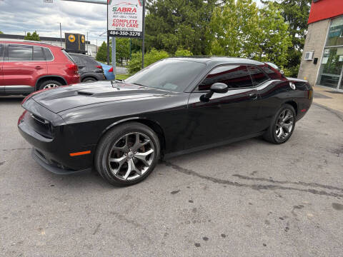 2017 Dodge Challenger SXT Plus