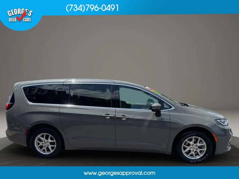 2023 Chrysler Pacifica Touring L