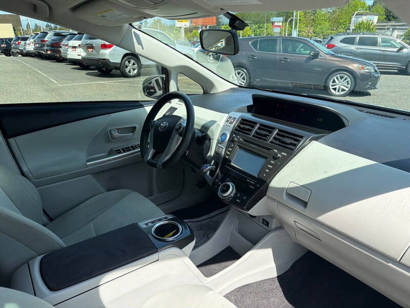 2014 Toyota Prius v Three