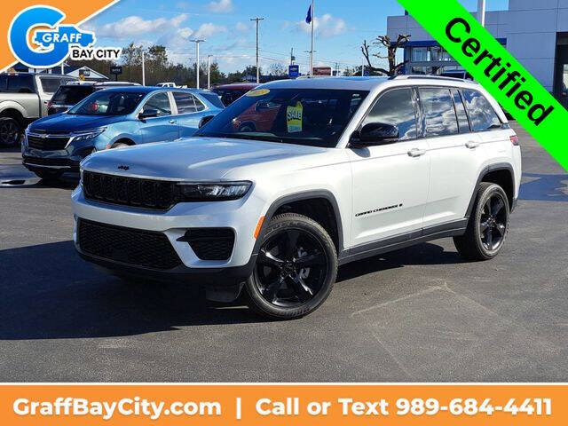 2023 Jeep Grand Cherokee Altitude's photo