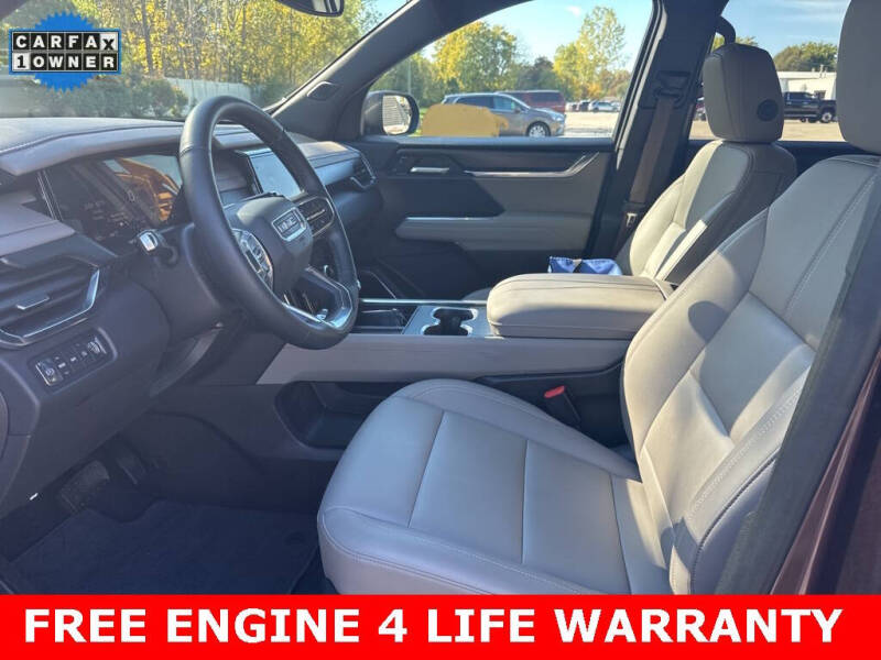 2024 GMC Acadia Elevation