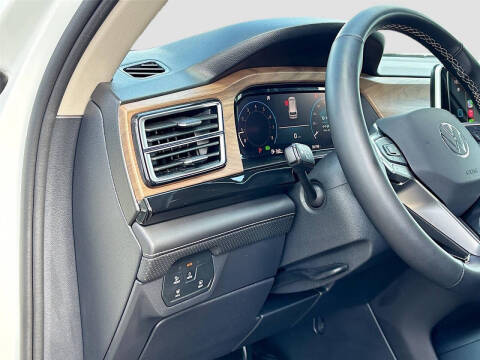 2025 Volkswagen Atlas SE