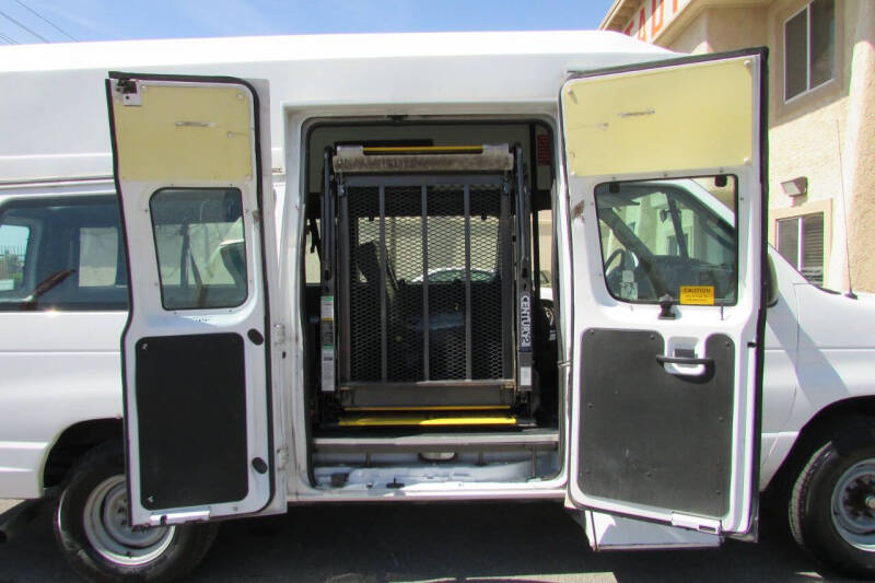 2011 Ford E-Series E-350 SD