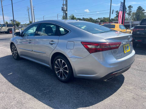 2018 Toyota Avalon XLE