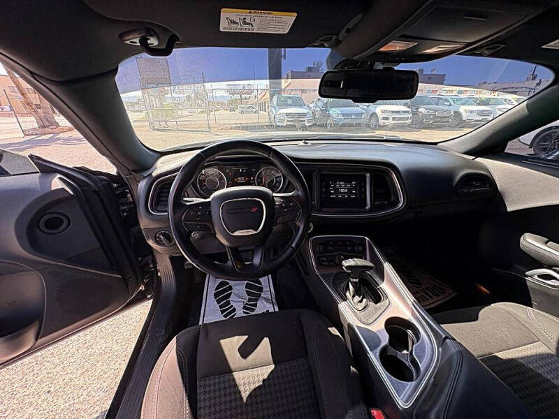 2015 Dodge Challenger SXT