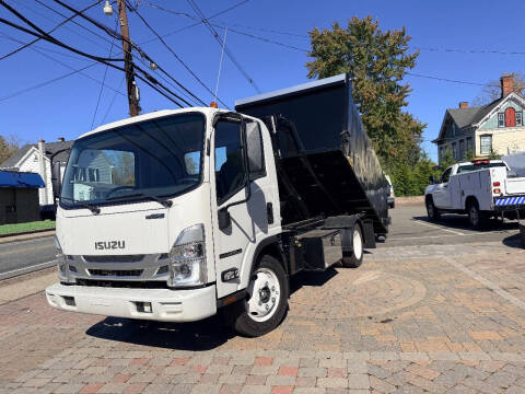 2024 Isuzu NPR-HD