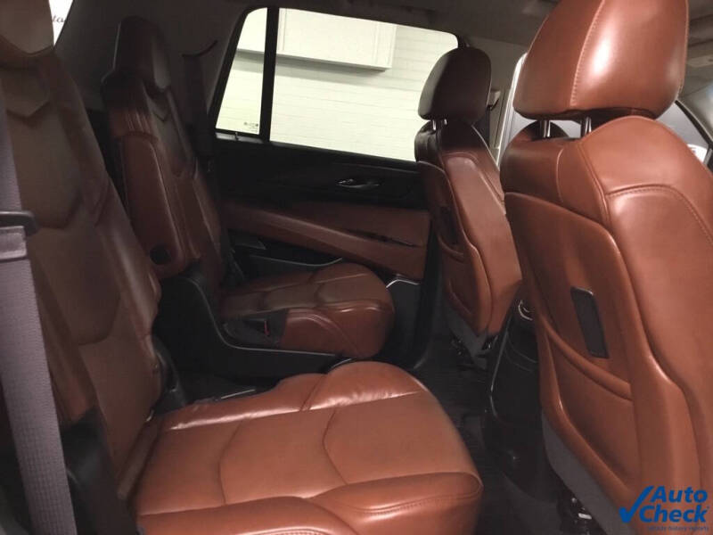 2017 Cadillac Escalade Luxury