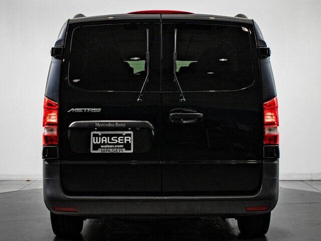2023 Mercedes-Benz Metris Passenger