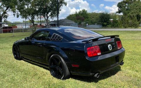 2005 Ford Mustang GT Deluxe