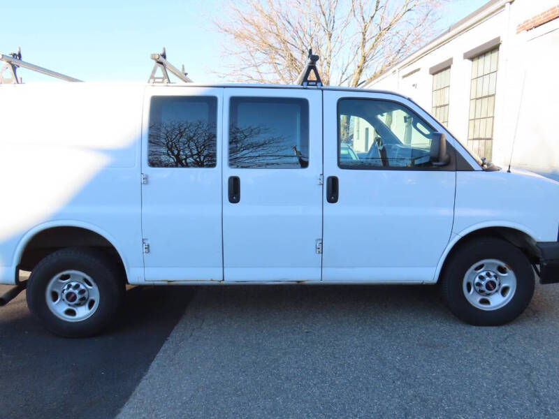 2017 GMC Savana 2500