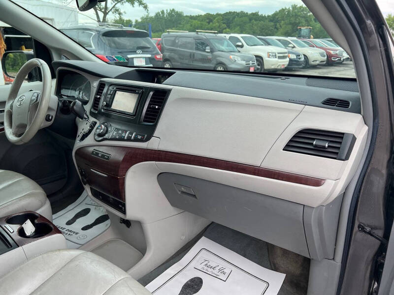2012 Toyota Sienna XLE 8-Passenger