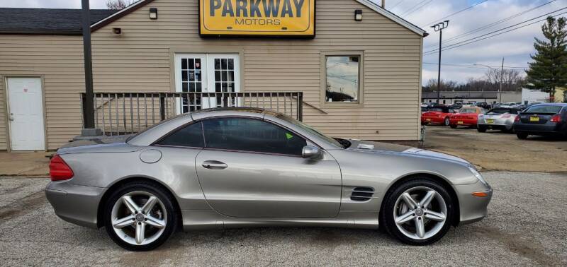 2004 Mercedes-Benz SL-Class for sale at Parkway Motors in Springfield IL