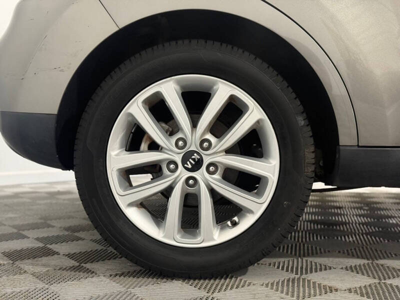 2017 Kia Soul +