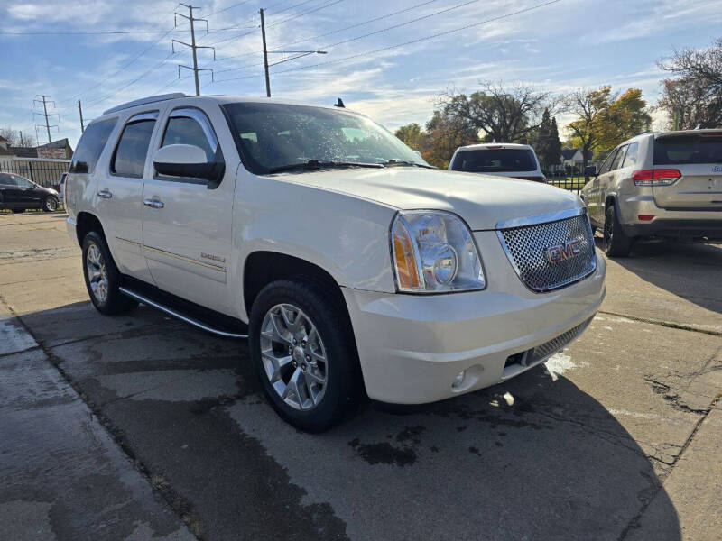 2011 GMC Yukon Denali photo 7