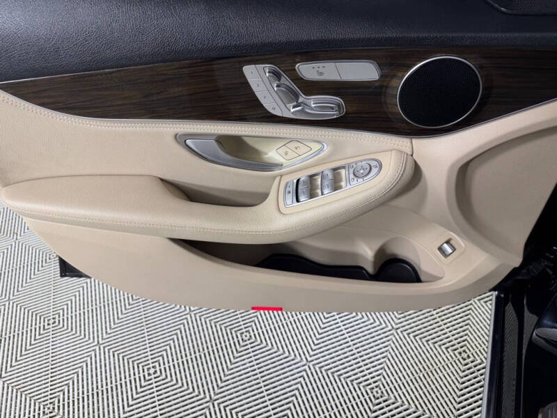 2016 Mercedes-Benz C-Class C 300