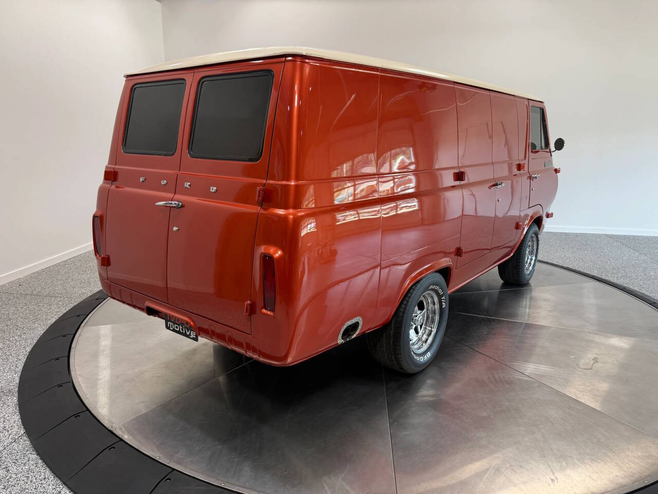 1966 Ford Econoline Supervan 9