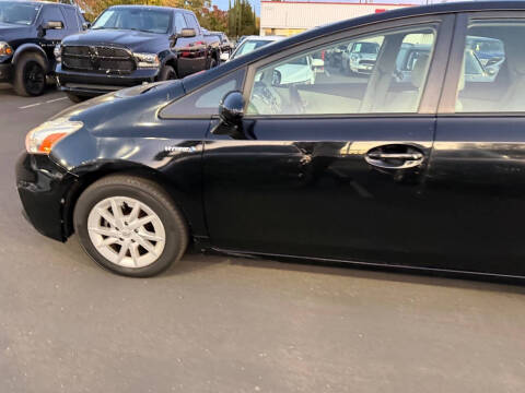 2012 Toyota Prius v Two