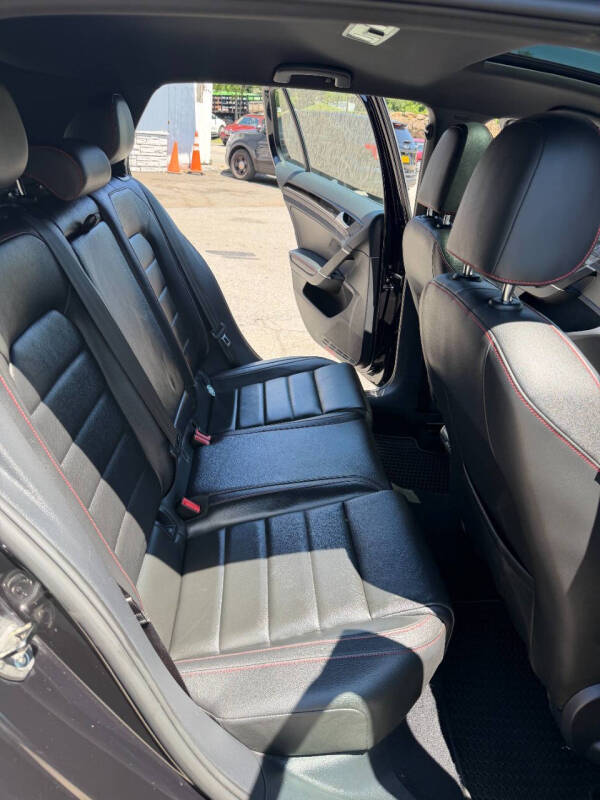 2016 Volkswagen Golf GTI SE