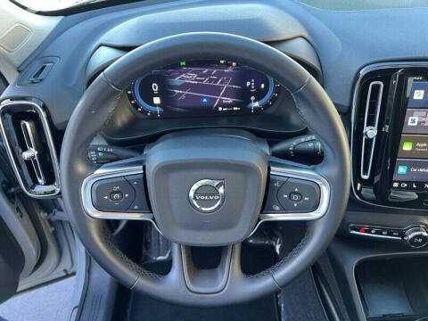 2024 Volvo XC40 B5 Core Dark Theme