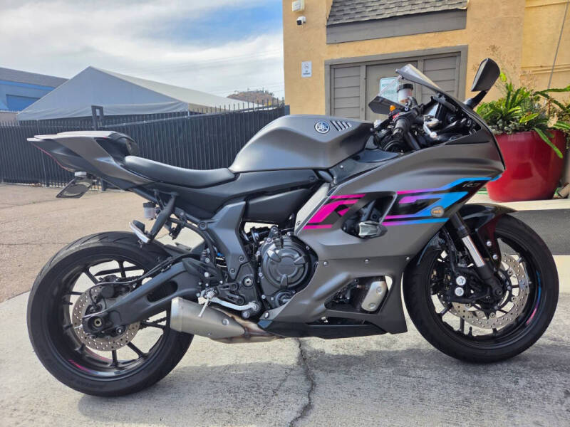 2024 Yamaha R7