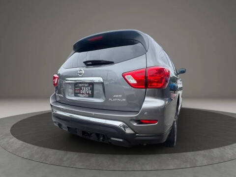 2017 Nissan Pathfinder Platinum