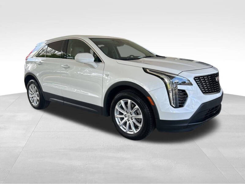 Used 2021 Cadillac XT4 Luxury with VIN 1GYAZAR48MF080781 for sale in Davie, FL