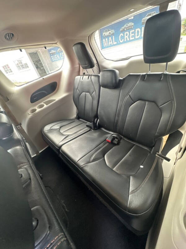 2017 Chrysler Pacifica Touring-L Plus