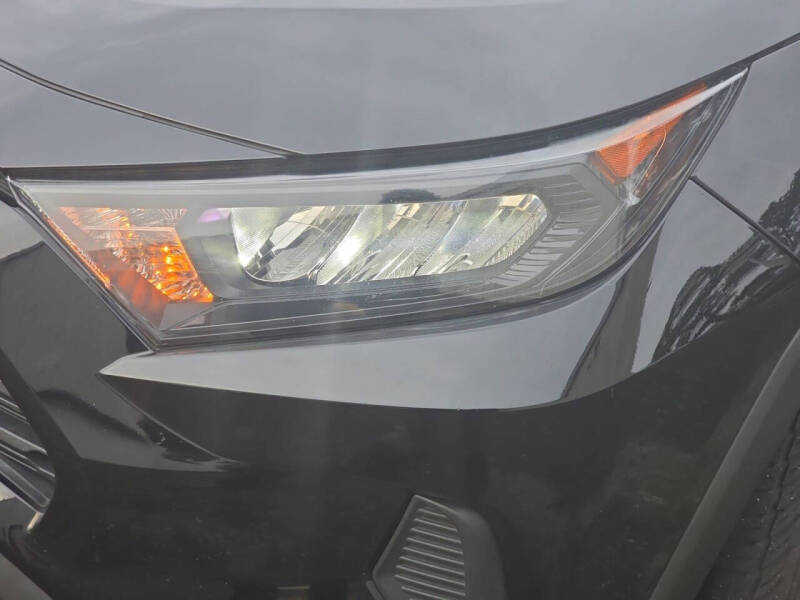 2020 Toyota RAV4 Hybrid LE