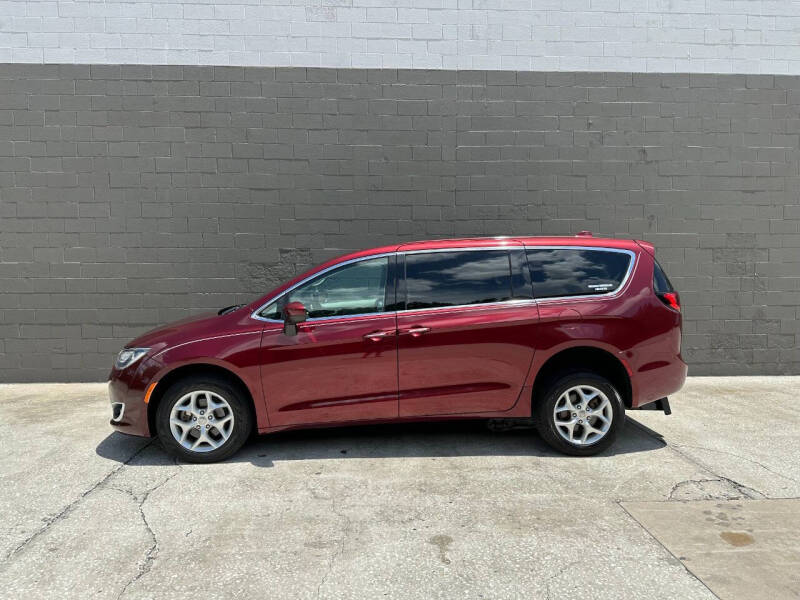 2017 Chrysler Pacifica Touring-L