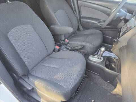 2016 Nissan Versa 1.6 SV