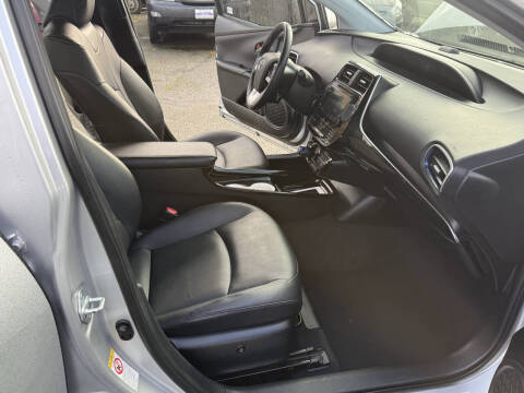 2016 Toyota Prius Three Touring